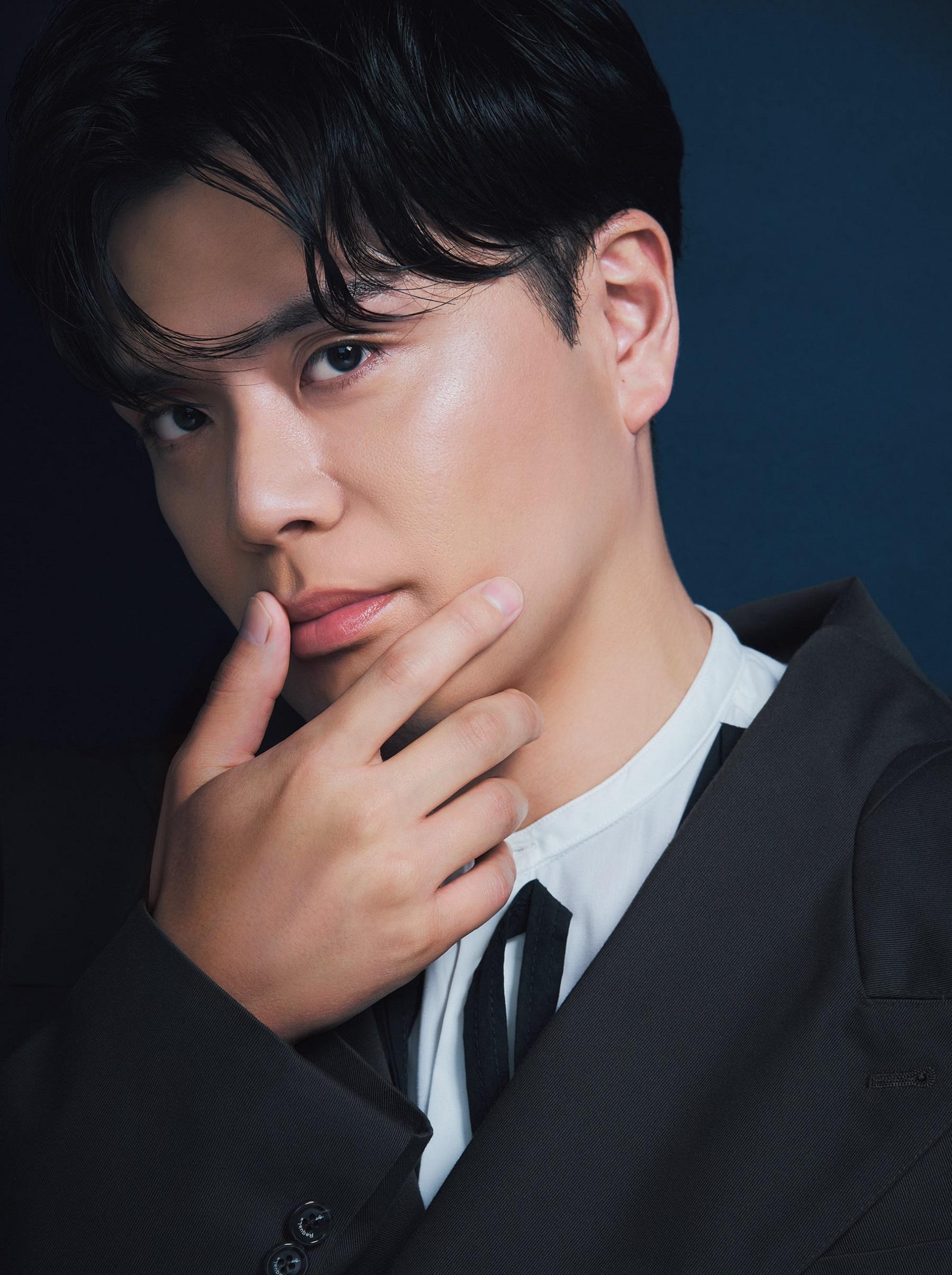 マユリカ・阪本がメイクで色気満点の“艶男”に変身。「美ジュ-1 グランプリ」開幕！｜ #美ジュ-1グランプリ