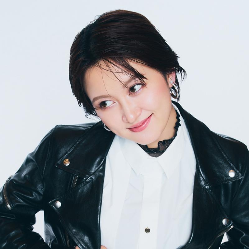 〈美ジュ-1・No.6〉ラランド・サーヤがトライした“クレバーローズ”メイク「あまり使わない色みだったからいろいろと発見がありました」