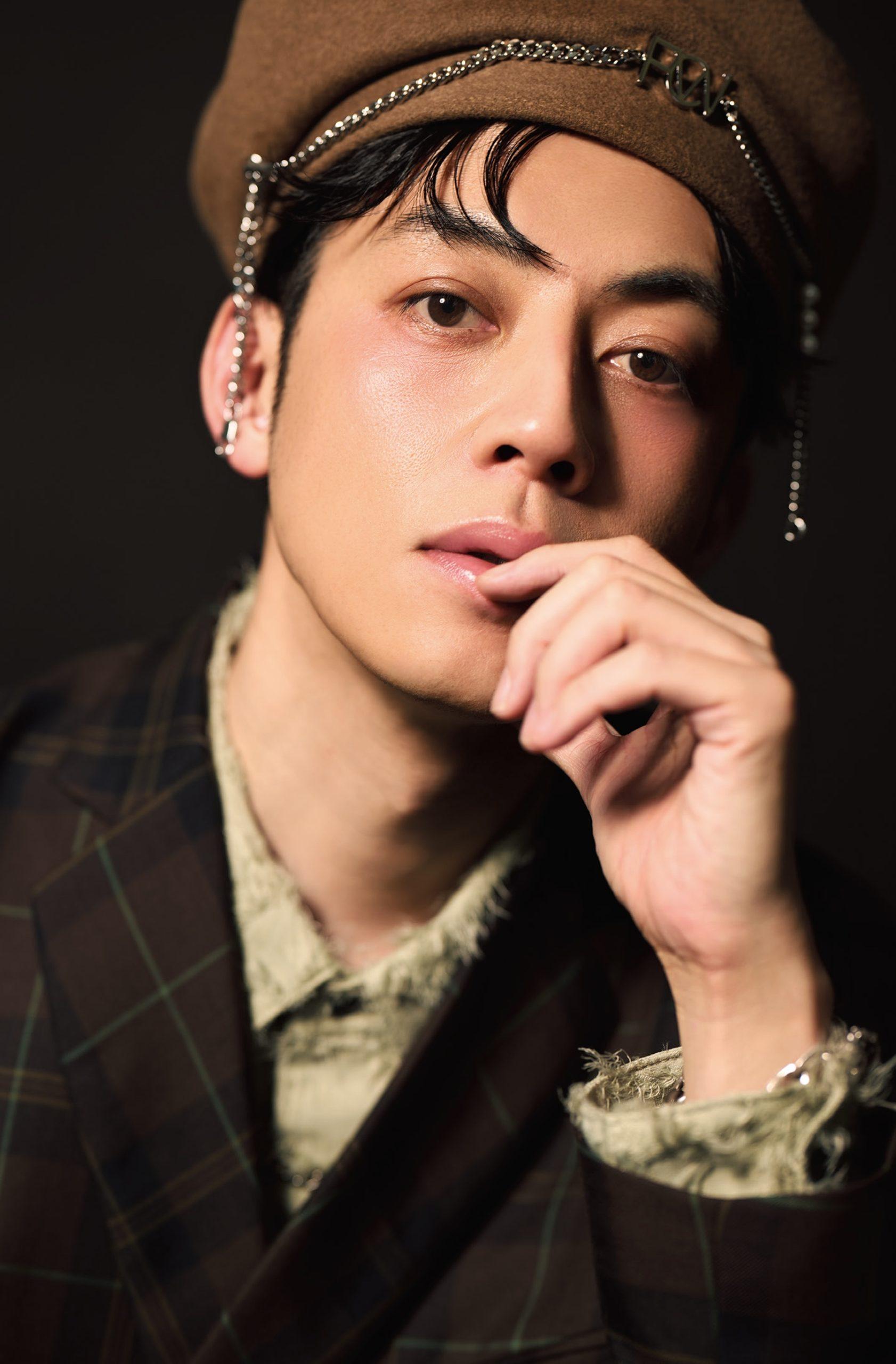 メイクの面白さを実感！ キングコング・西野亮廣が“革命チーク”にトライ｜ #美ジュ-1グランプリ