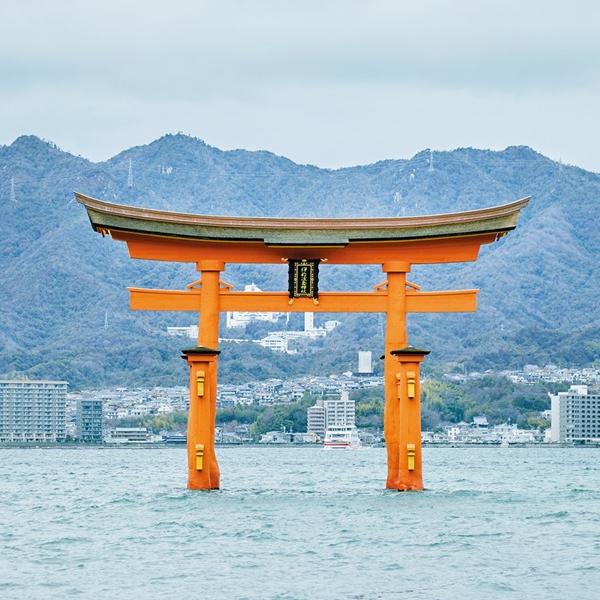 神秘的な嚴島神社と周辺の自然が世界遺産。一度は訪れたい観光名所・宮島へ