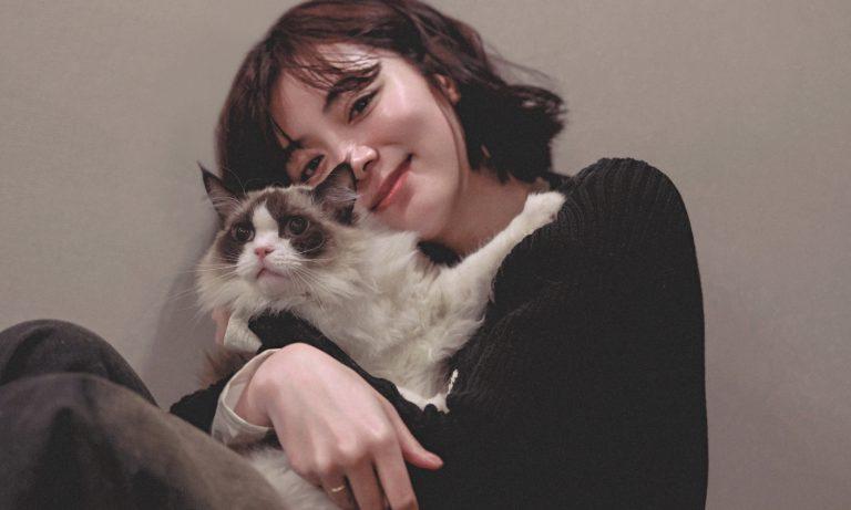 「2匹にとって私は下僕であり、姉であり、末っ子」池田エライザさんと、シャンプーさんとビスケさん