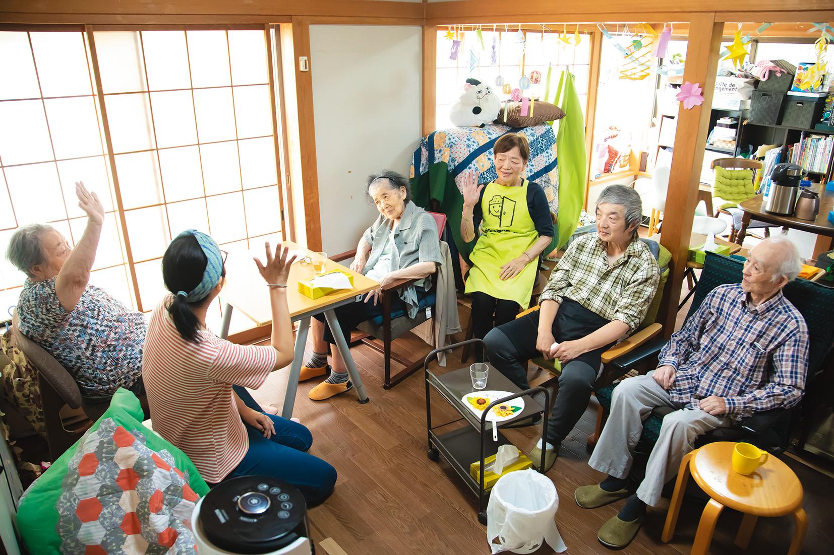 介護の仕事も自分らしく！ 東京・三鷹で働く三者三様の働き方ケーススタディ
