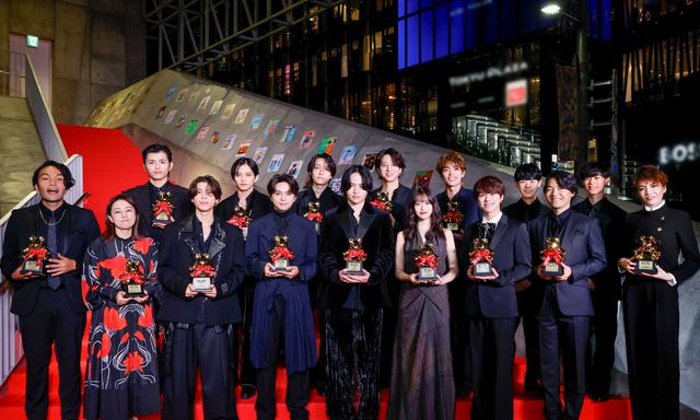 「anan AWARD 2025」で“時代の顔” が銀座レッドカーペットに大集結！ Ginza Sony Parkが最先端ランウェイに