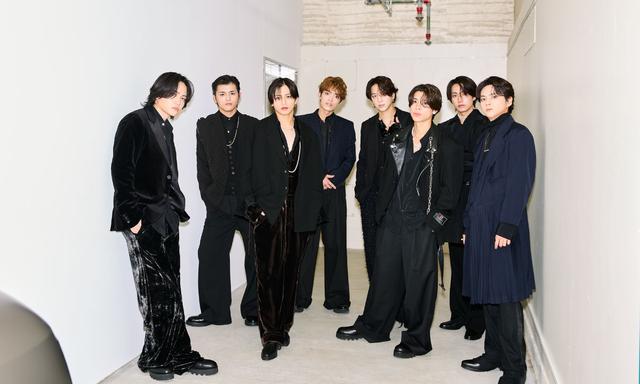 【今年の顔】大賞受賞・timelesz8人の登壇前の一瞬をキャッチ！「anan AWARD 2025」バックステージスナップ