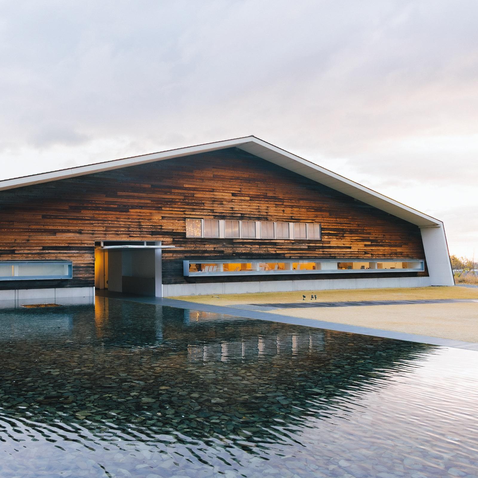 【ご褒美おこもり宿・湯の山温泉】山のふもとの洗練された湯宿でアートと美食を心ゆくまで
