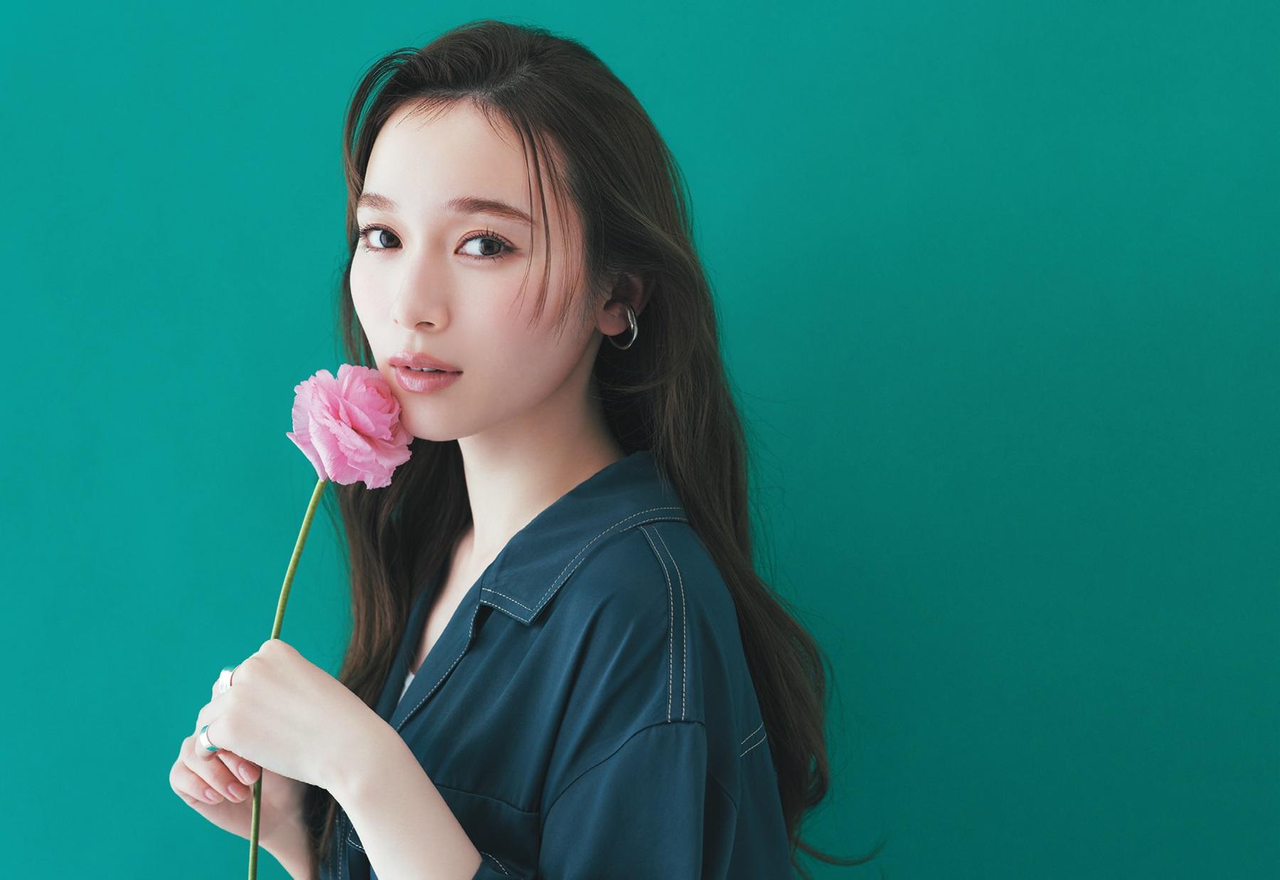 櫻坂46・守屋麗奈「春はほわん、としたニュアンスピンクが気になる」 春の新色メイクに