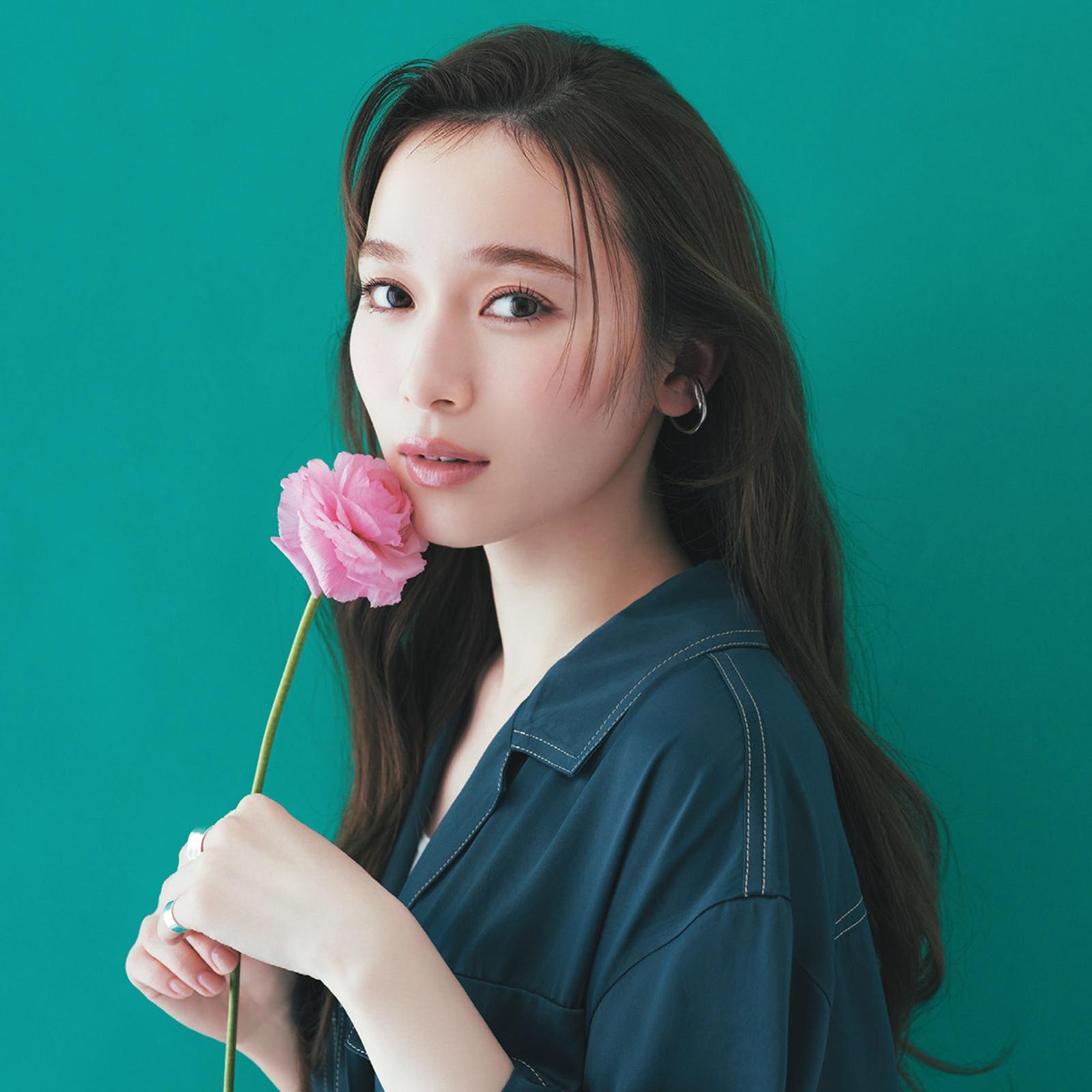 櫻坂46・守屋麗奈「春はほわん、としたニュアンスピンクが気になる」 春の新色メイクに