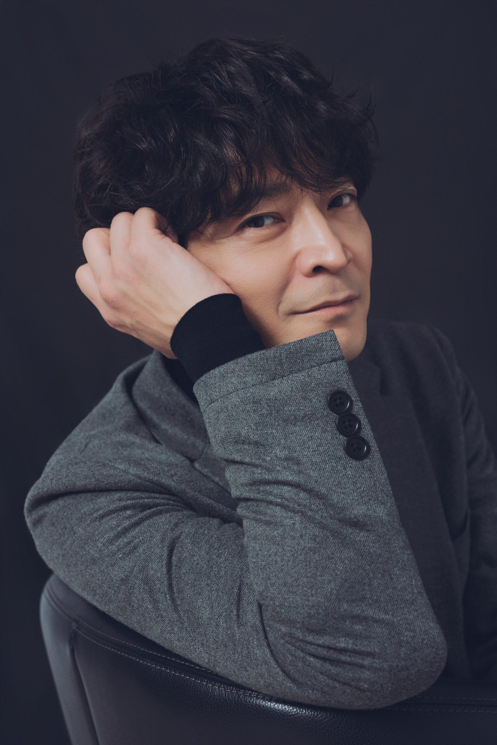 津田健次郎 『恋愛裁判』でアイドル事務所社長を演じる。「シビアさもロマンも両方ある作品」