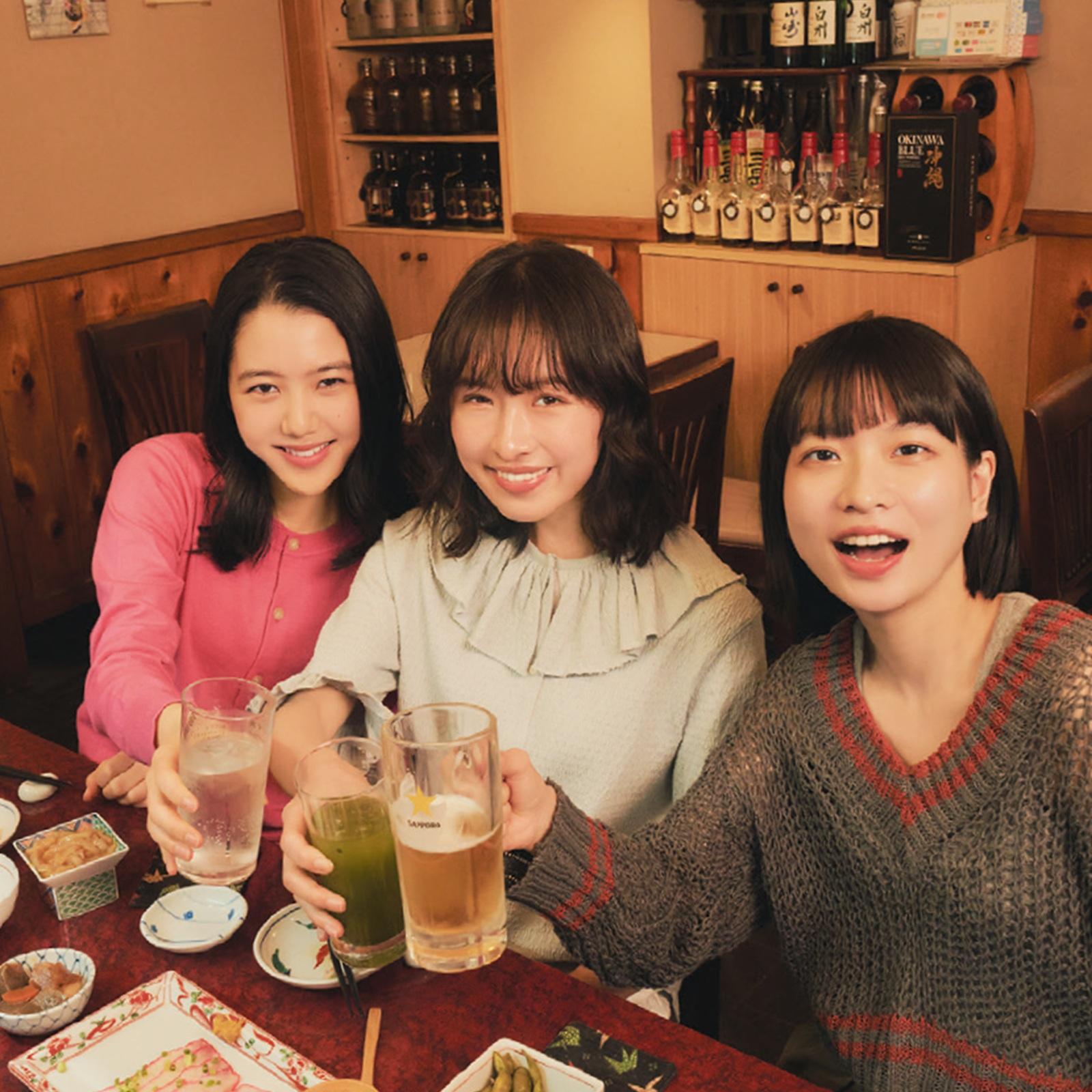 『あの卓が気になる』に出演の女子3人が恋愛をテーマに真剣トーク！