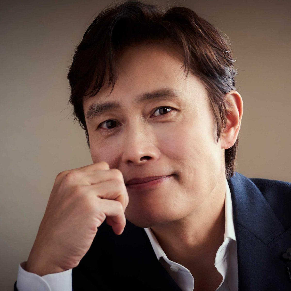 イ・ビョンホン「あまりにも自分のアイデアが採用されて怖くなりました」。パク・チャヌク監督新作の現場を振り返る