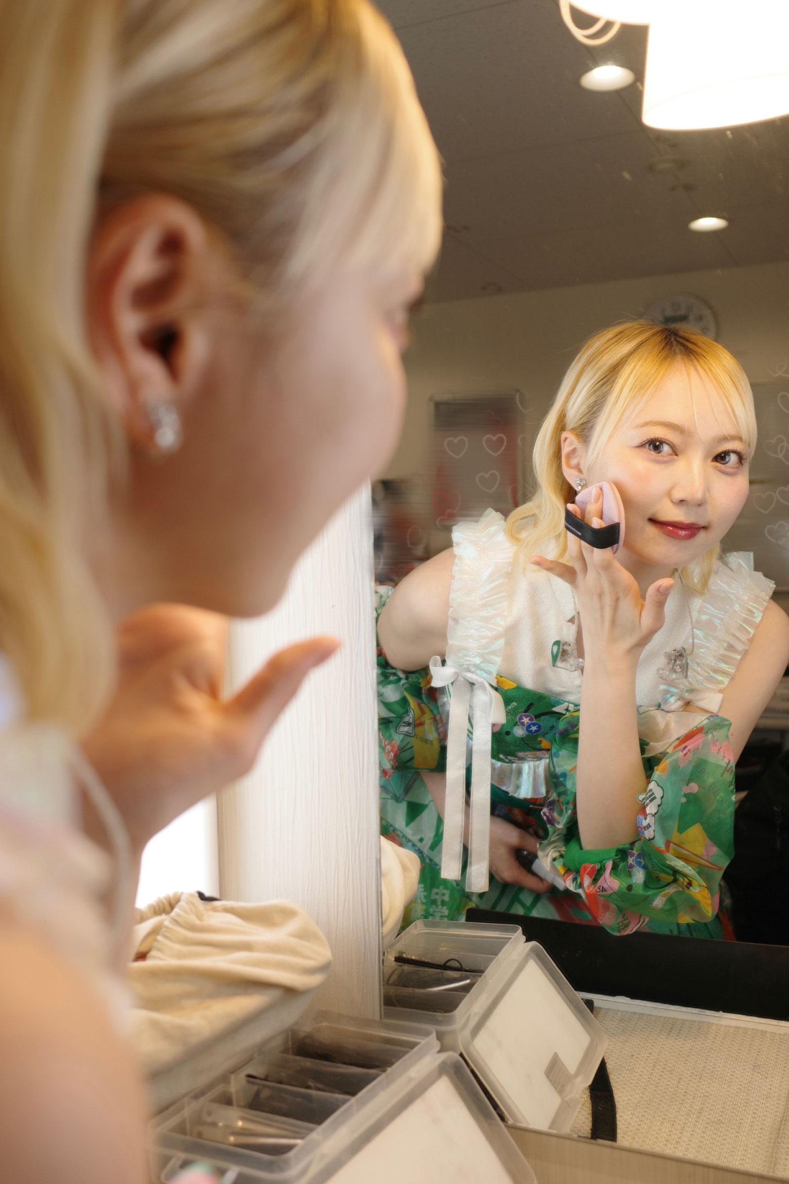 ベタつき肌を快適に！ 私立恵比寿中学・安本彩花が、外出先での美技を伝授