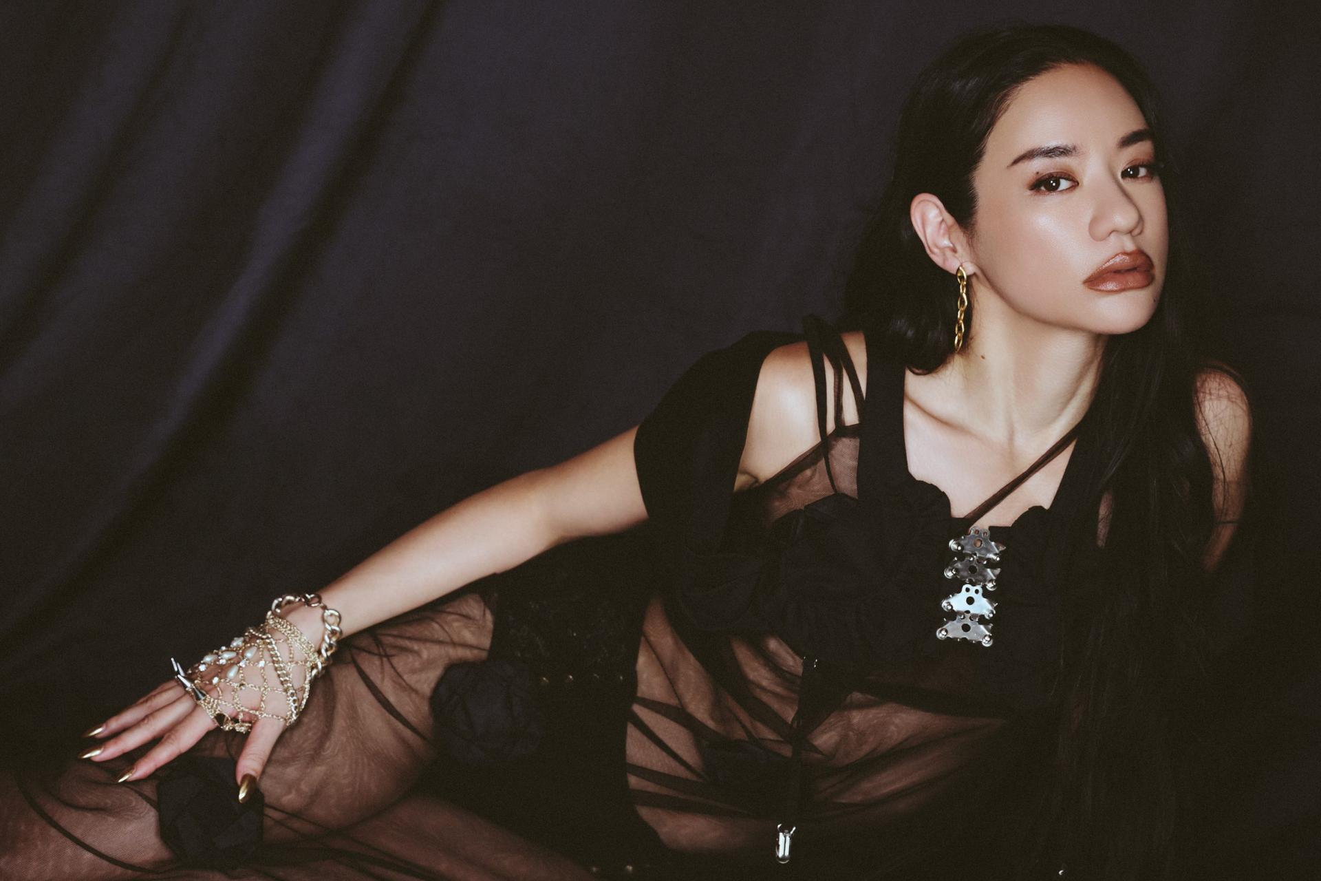 「浮気するから」宣言、男子部屋に女子がカチコミ…Netflixリアリティシリーズ『ラヴ上等』シーズン2、新MC・Awichが驚き、共感したヤンキーたちの本気の恋模様