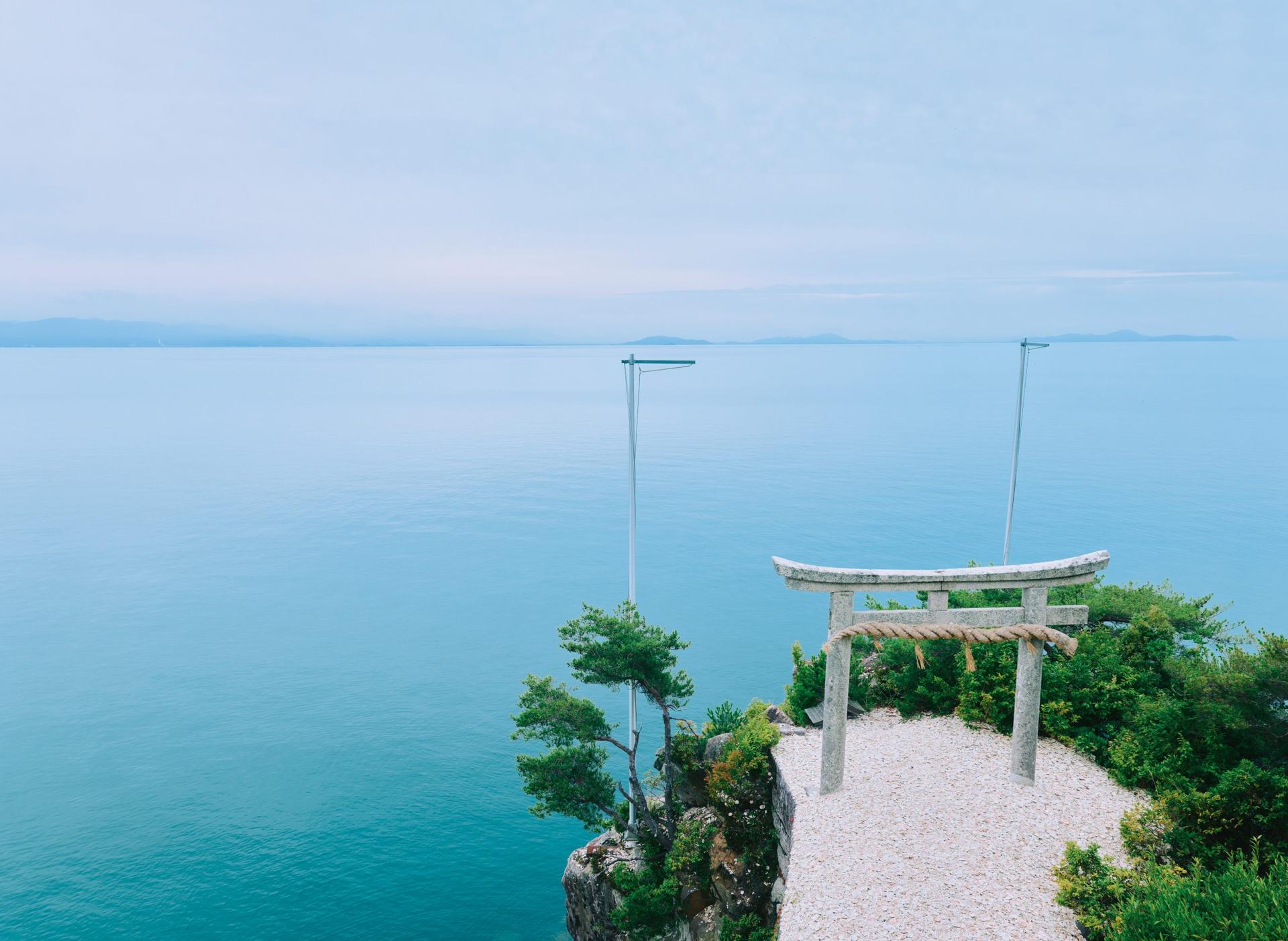 滋賀・雄大な琵琶湖の恵みに触れる。竹生島詣と城下町・長浜街さんぽ