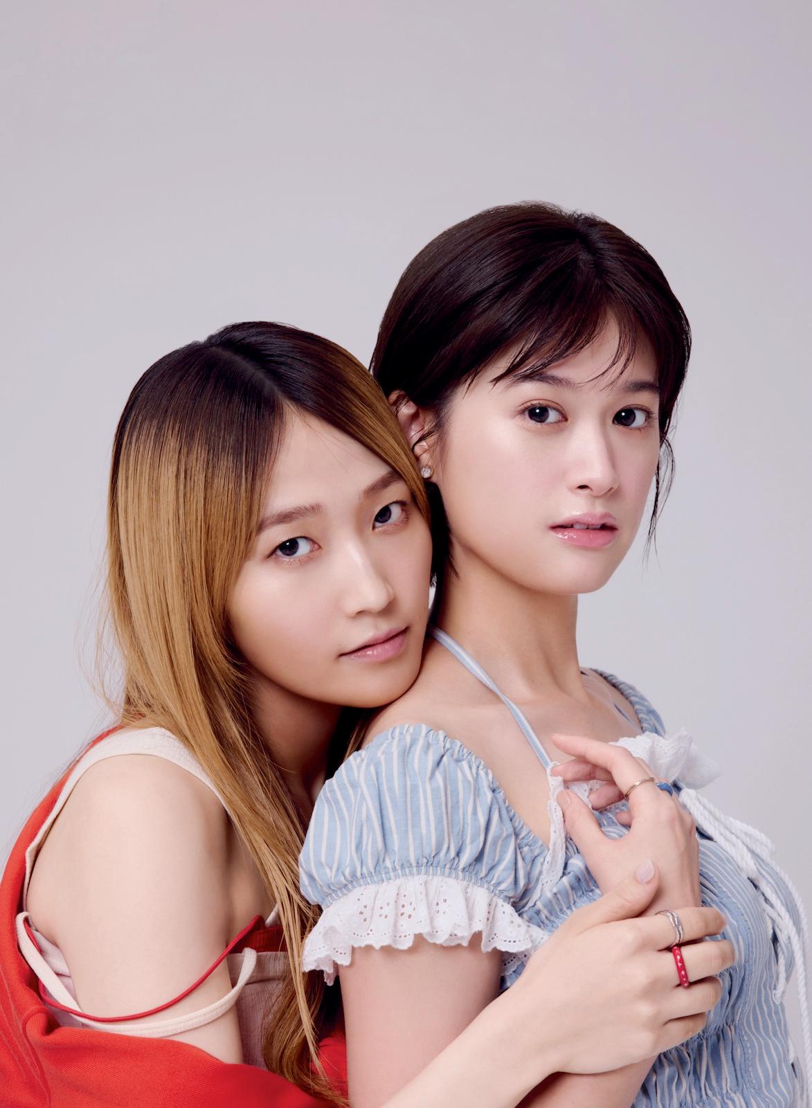 鞘師里保×小西桜子がトライ！ 骨格タイプ別“薄×盛”肌の作り方