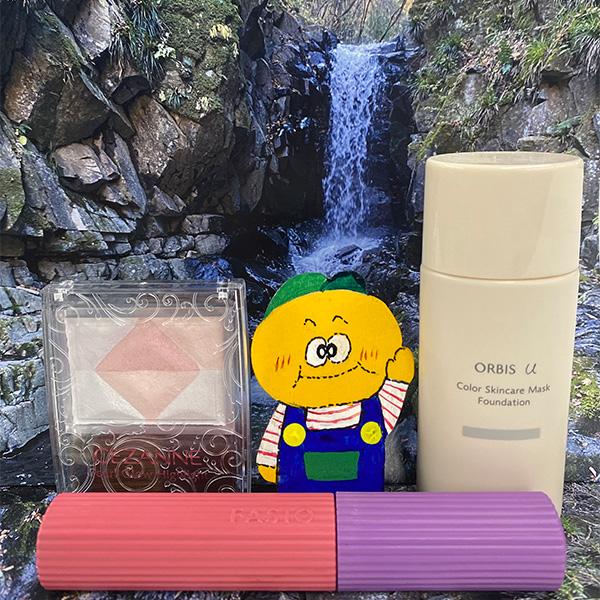 【From Editors】取材で実践! 滝行の水圧に耐え抜いた「実力派コスメ」3選で2025年も開運まっしぐら!