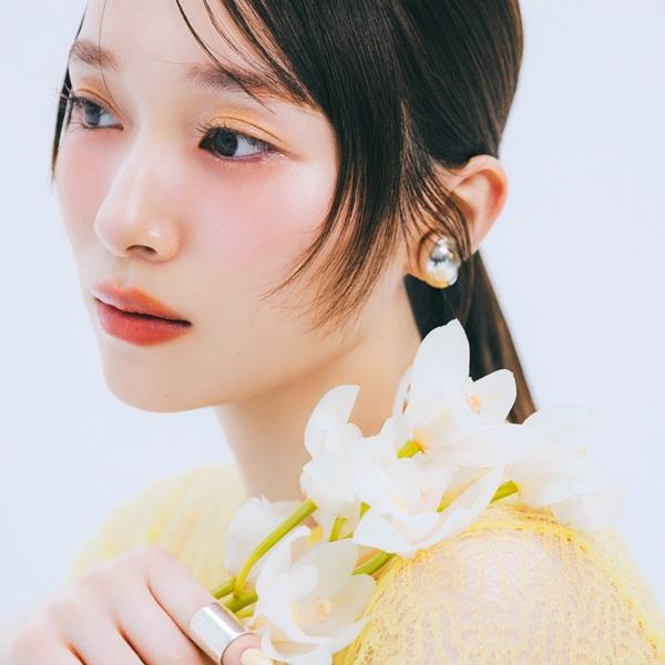 櫻坂46・守屋麗奈「ちょっとワクワクしますよね」 新色&限定色で“春めきメイク”に!