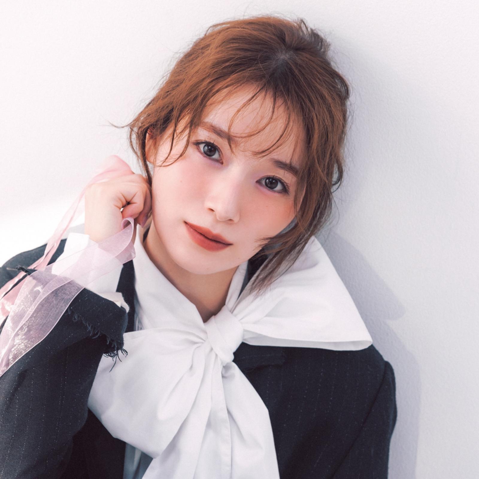 櫻坂46・守屋麗奈「自分へのご褒美ギフトも見つけたいな」 注目しているホリデーギフトコスメは?