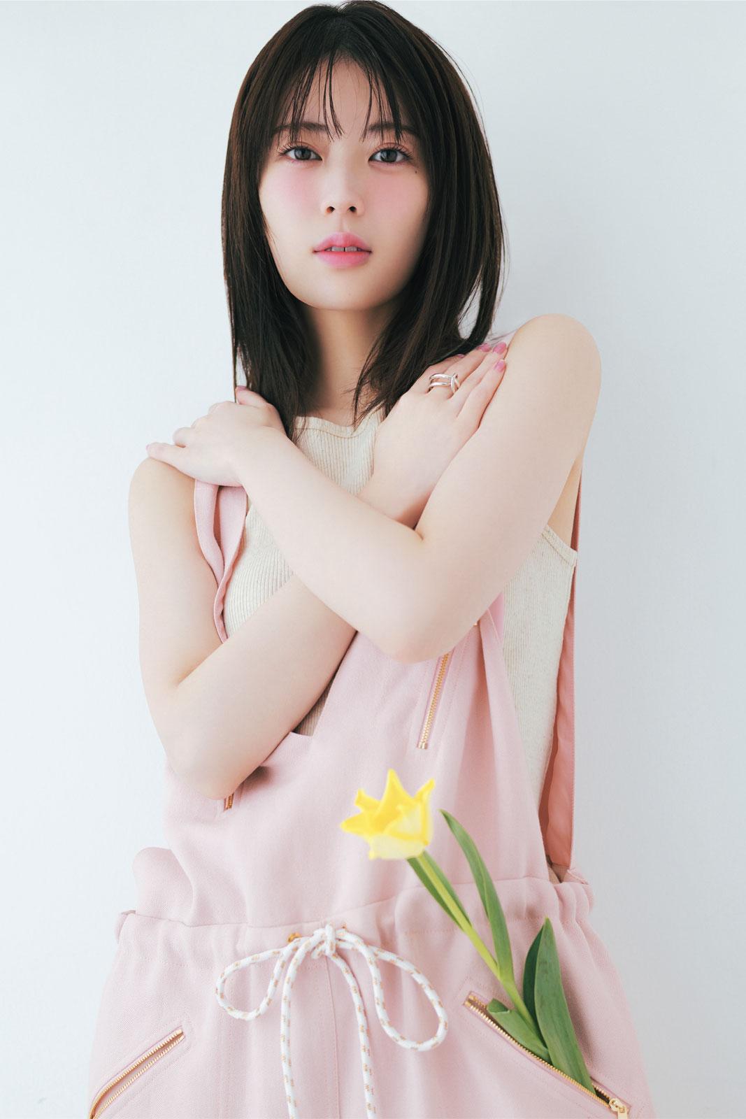 乃木坂46・岩本蓮加「体の内外から全身うるうるを目指します!」 美容新習慣