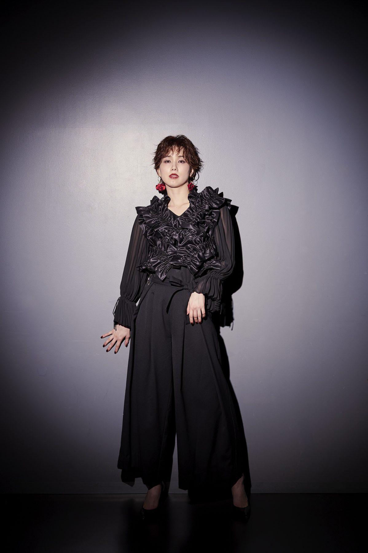 元宝塚歌劇団雪組トップスター・彩風咲奈が歩む「道」。「もっと自分の感覚や感情に素直になっていきたい」